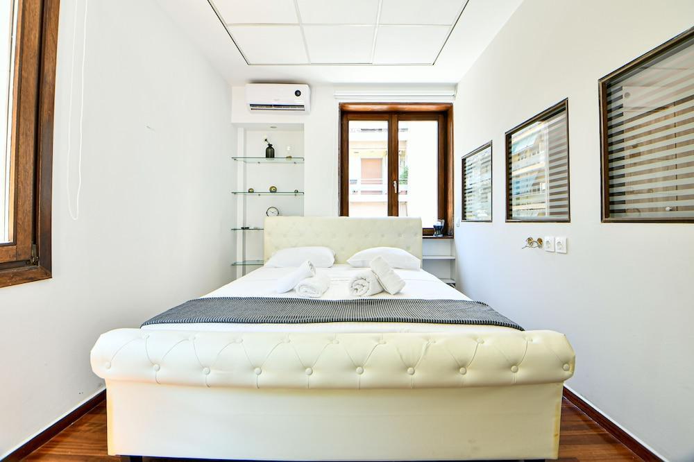 Flowers Of Athens, Boutique Aparthotel With 6-Apartments In Central Aten Exteriör bild