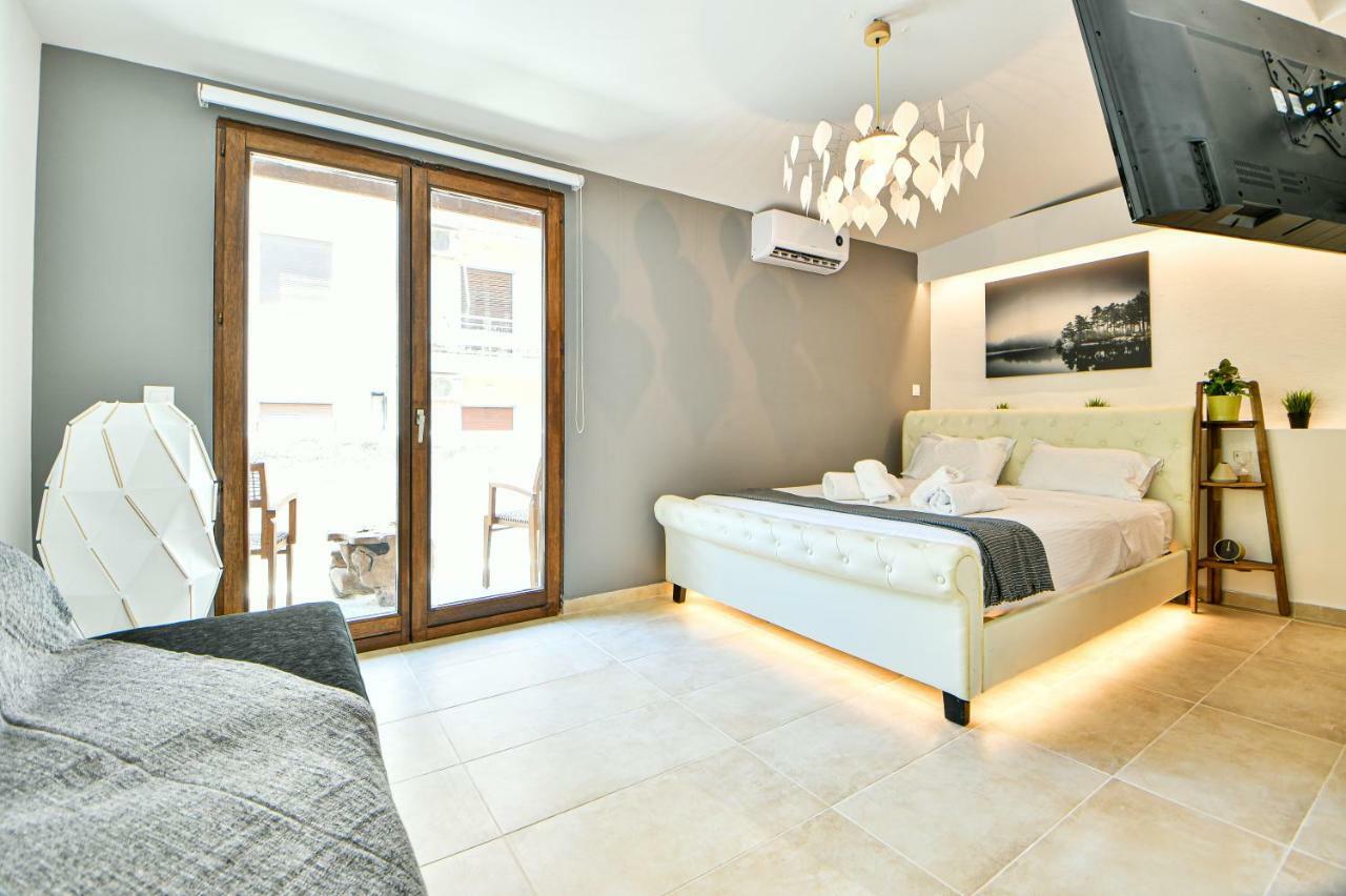 Flowers Of Athens, Boutique Aparthotel With 6-Apartments In Central Aten Exteriör bild