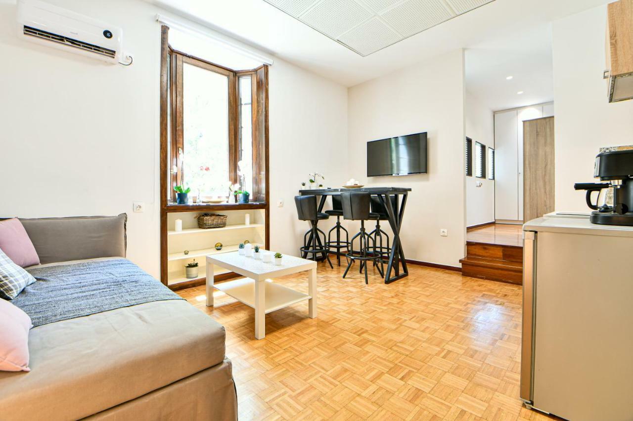 Flowers Of Athens, Boutique Aparthotel With 6-Apartments In Central Aten Exteriör bild