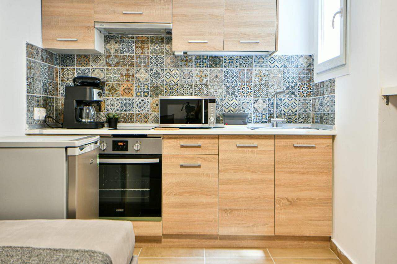 Flowers Of Athens, Boutique Aparthotel With 6-Apartments In Central Aten Exteriör bild
