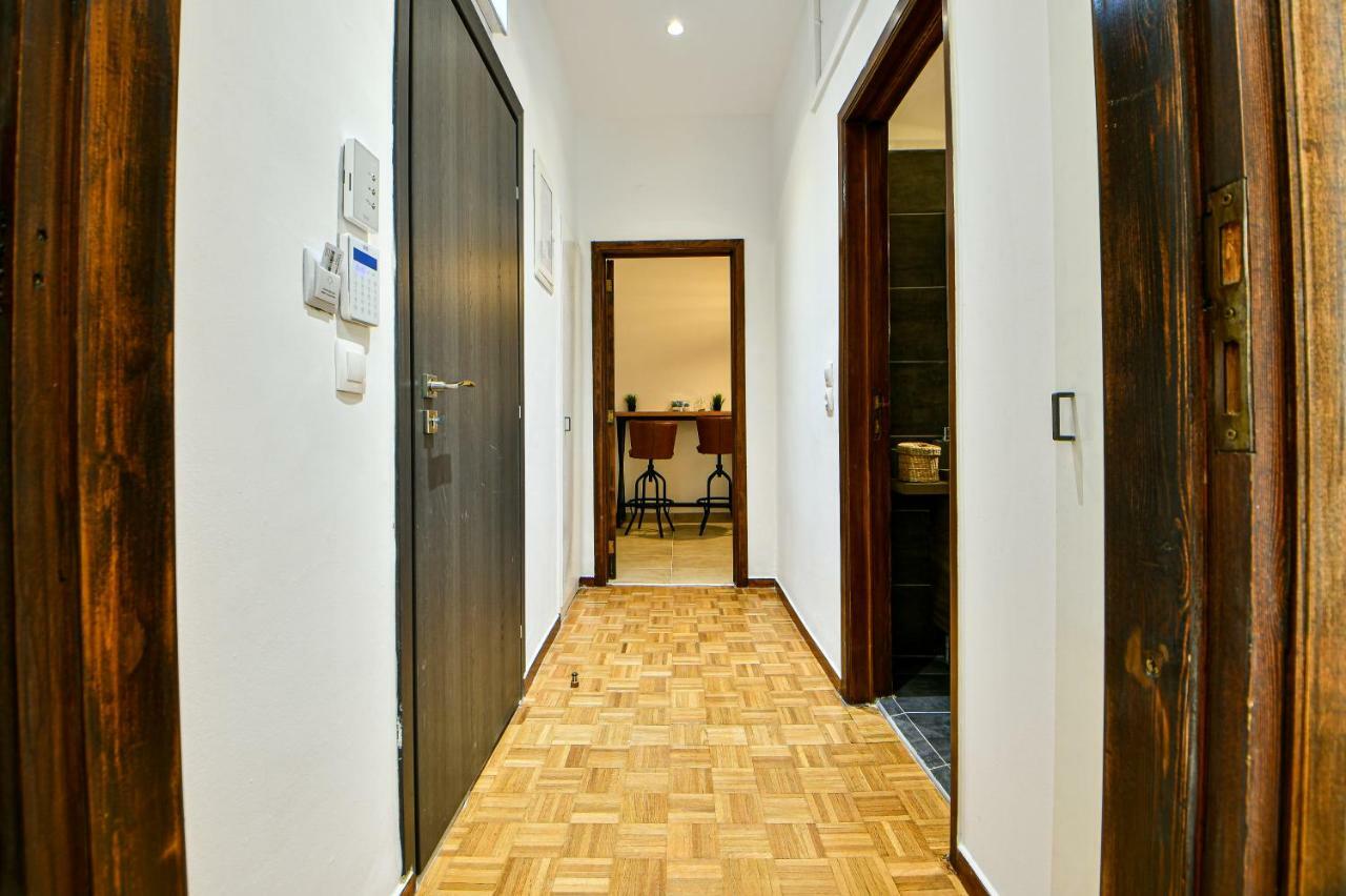 Flowers Of Athens, Boutique Aparthotel With 6-Apartments In Central Aten Exteriör bild