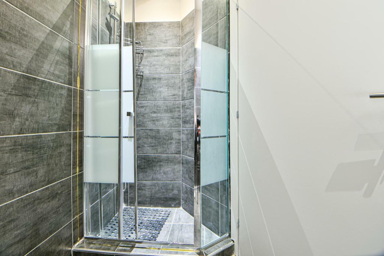 Flowers Of Athens, Boutique Aparthotel With 6-Apartments In Central Aten Exteriör bild